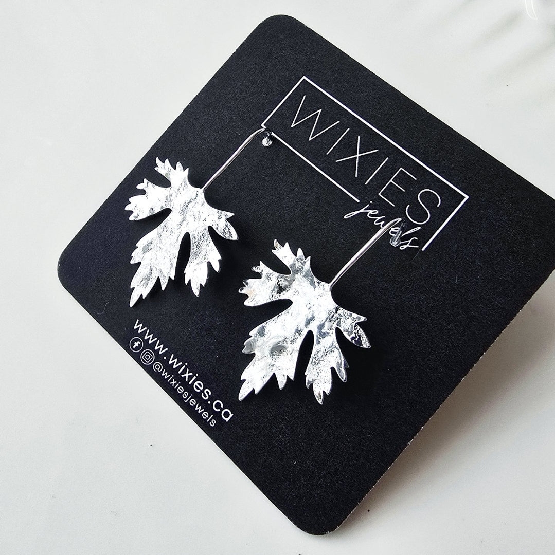 Metal Maple Leaves (Shepherd hook)